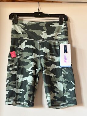 Marika Green Camo tummy compression High-Waist Shorts